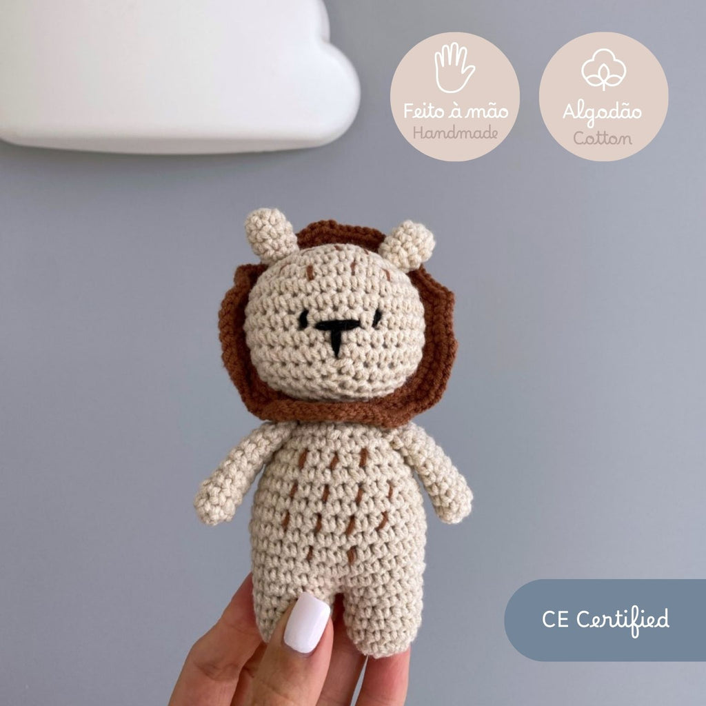 Leao amigurumi em algodão feito à mão