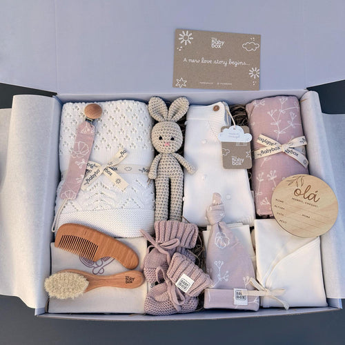 Baby Box Bloom XL com roupas e acessórios rosa para bebé